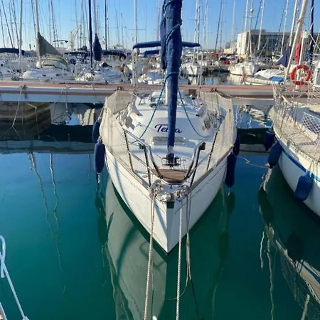 Hotel en barco Velero Barcelona Yatch *