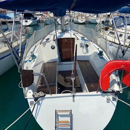 Velero Barcelona Yatch * Les Botigues de Sitges